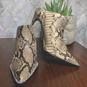 NIB Fashion Nova snake print booties